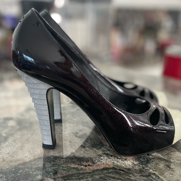 CHANEL CC logo Cap Toe Platform
Pump Authentic! - Picture 6 of 9